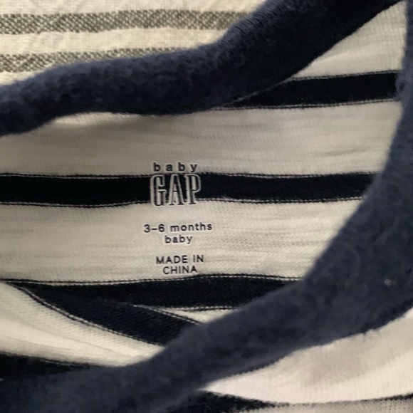 Baby Gap Outfit - Picture 2 of 3